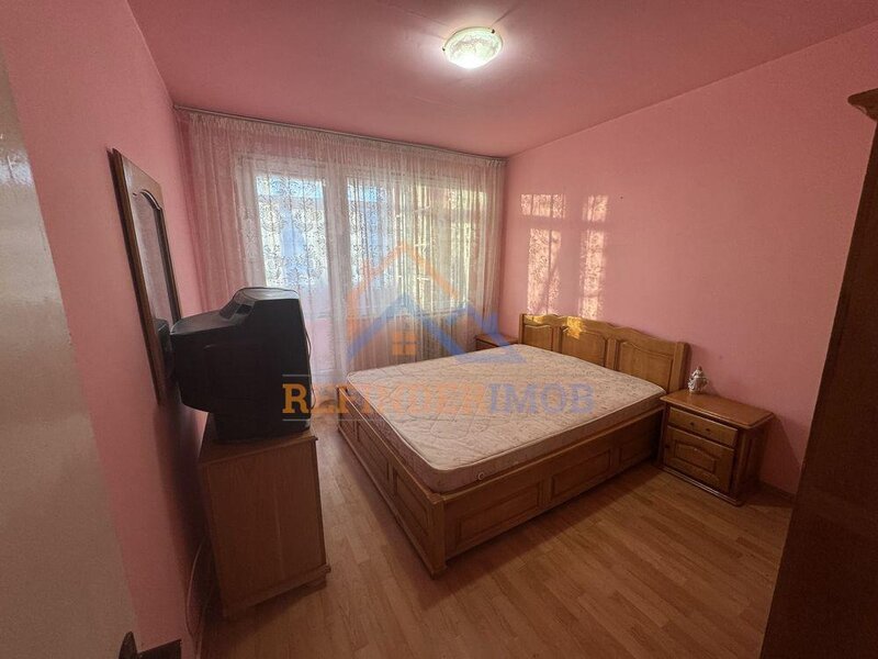 1 Decembrie 1918, Ozana, apartament 3 camere de vanzare