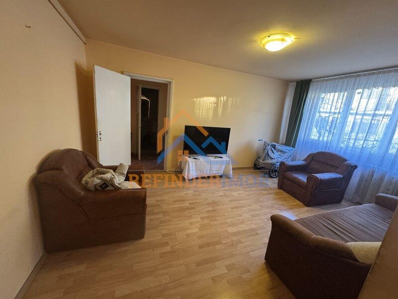 1 Decembrie 1918, Ozana, apartament 3 camere de vanzare