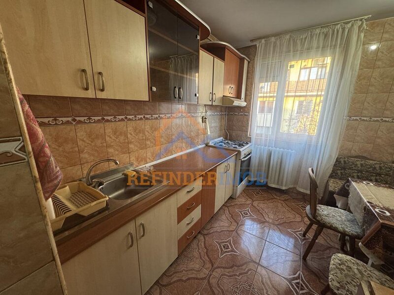 1 Decembrie 1918, Ozana, apartament 3 camere de vanzare